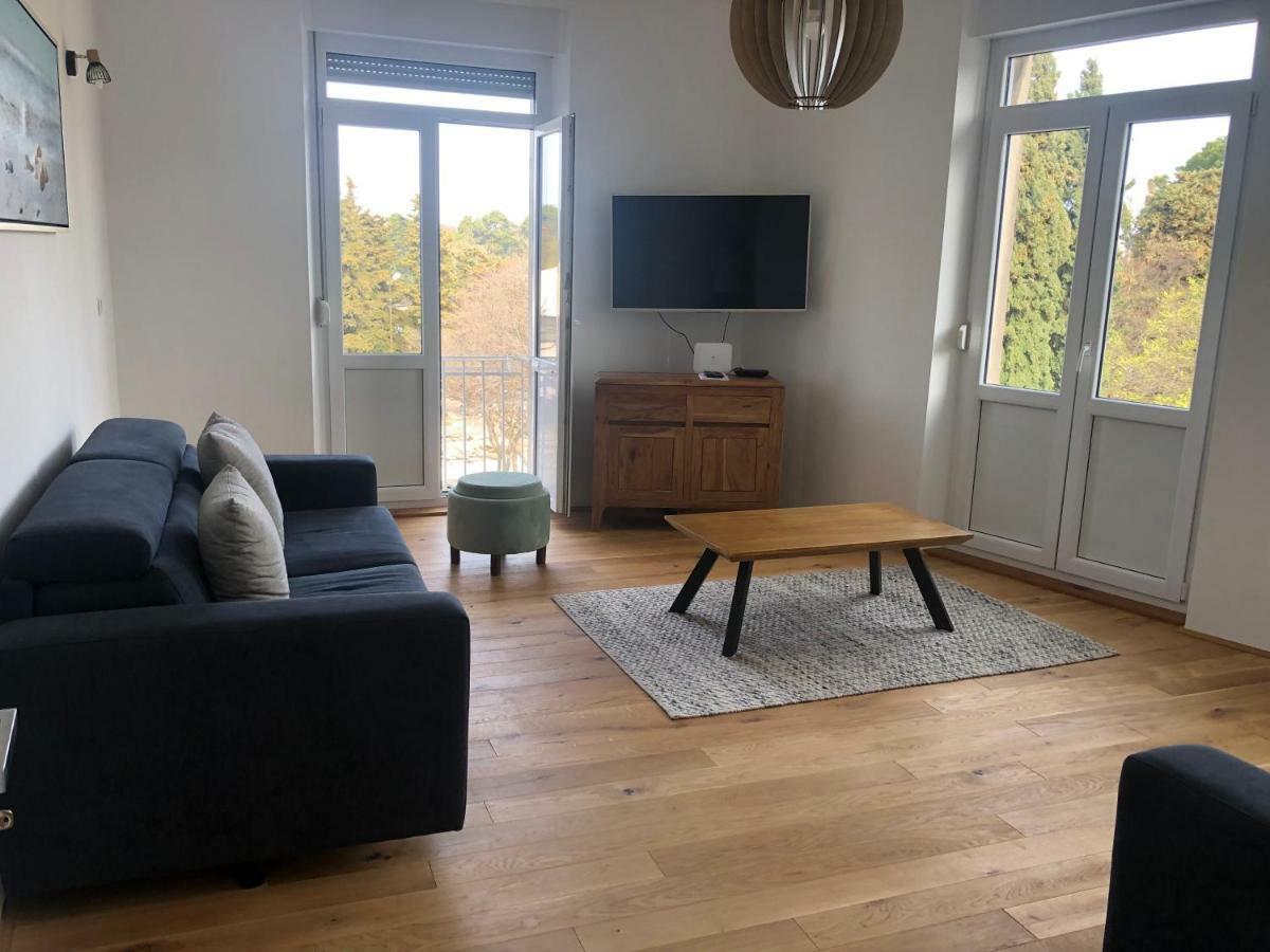 Kolovare Beachfront Apartment ザダル エクステリア 写真